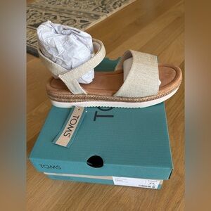 TOMS Girls Diana Natural Yarn Dye Shoes Box